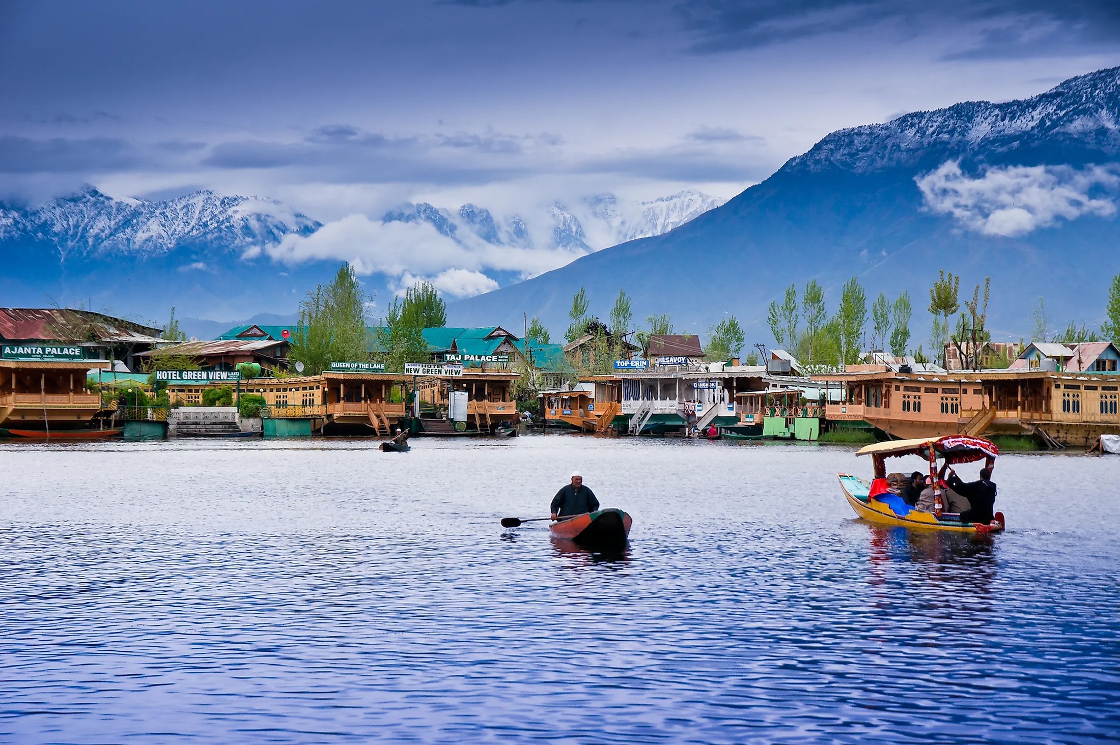 Taxi from Prayagraj to Jammu & Kashmir – Book Cab for Vaishno Devi, Srinagar, Jammu with Pandit Ji Tours and Travels